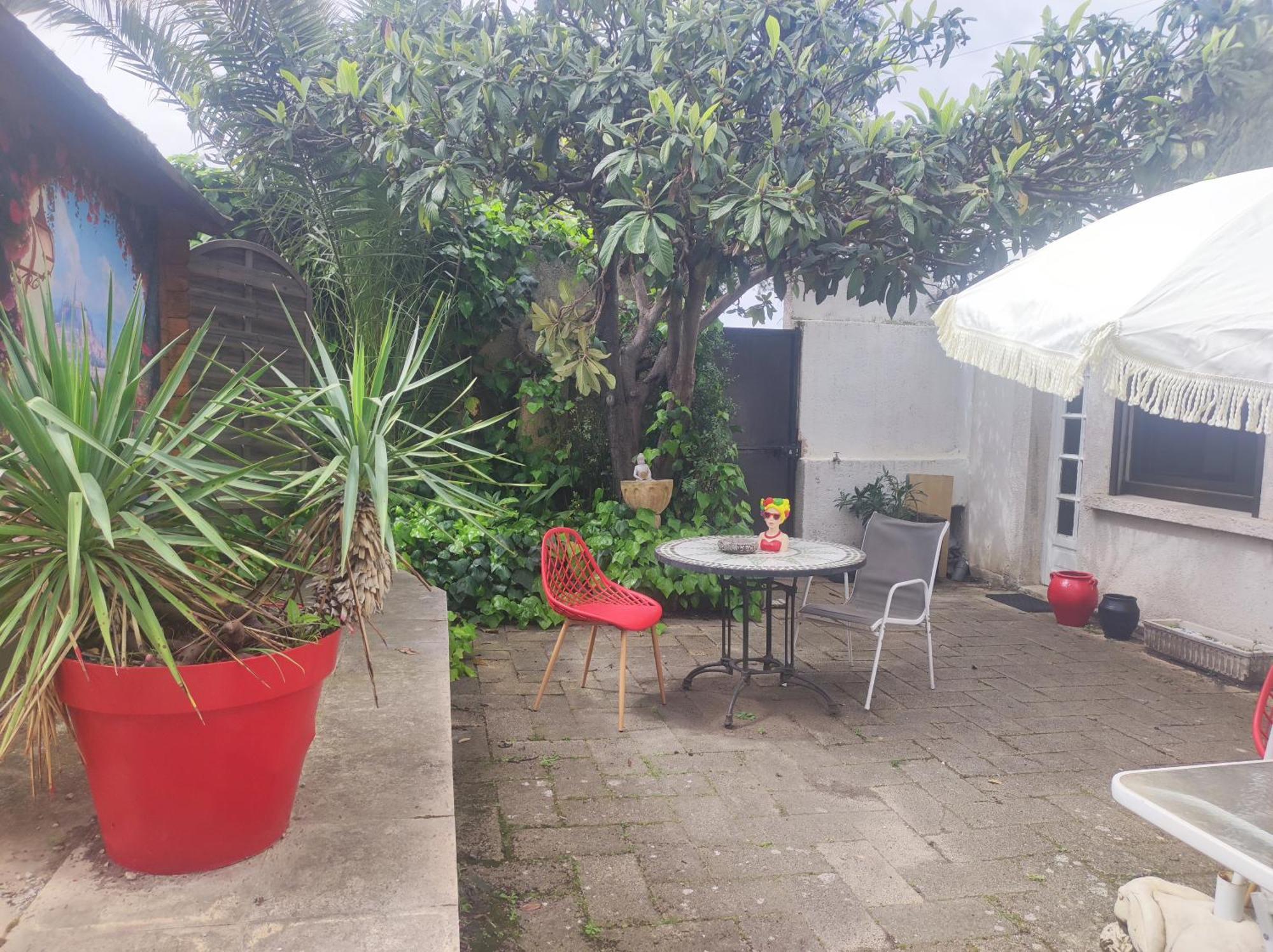 Ingrid Mary Apartment Nimes Bagian luar foto