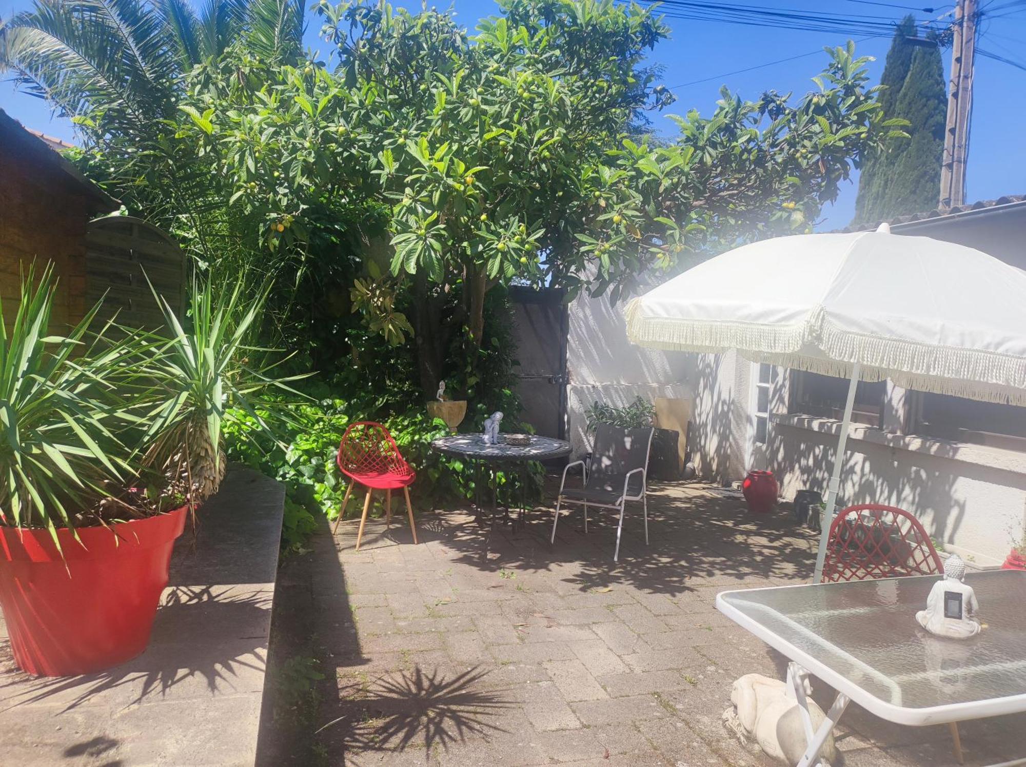 Ingrid Mary Apartment Nimes Bagian luar foto